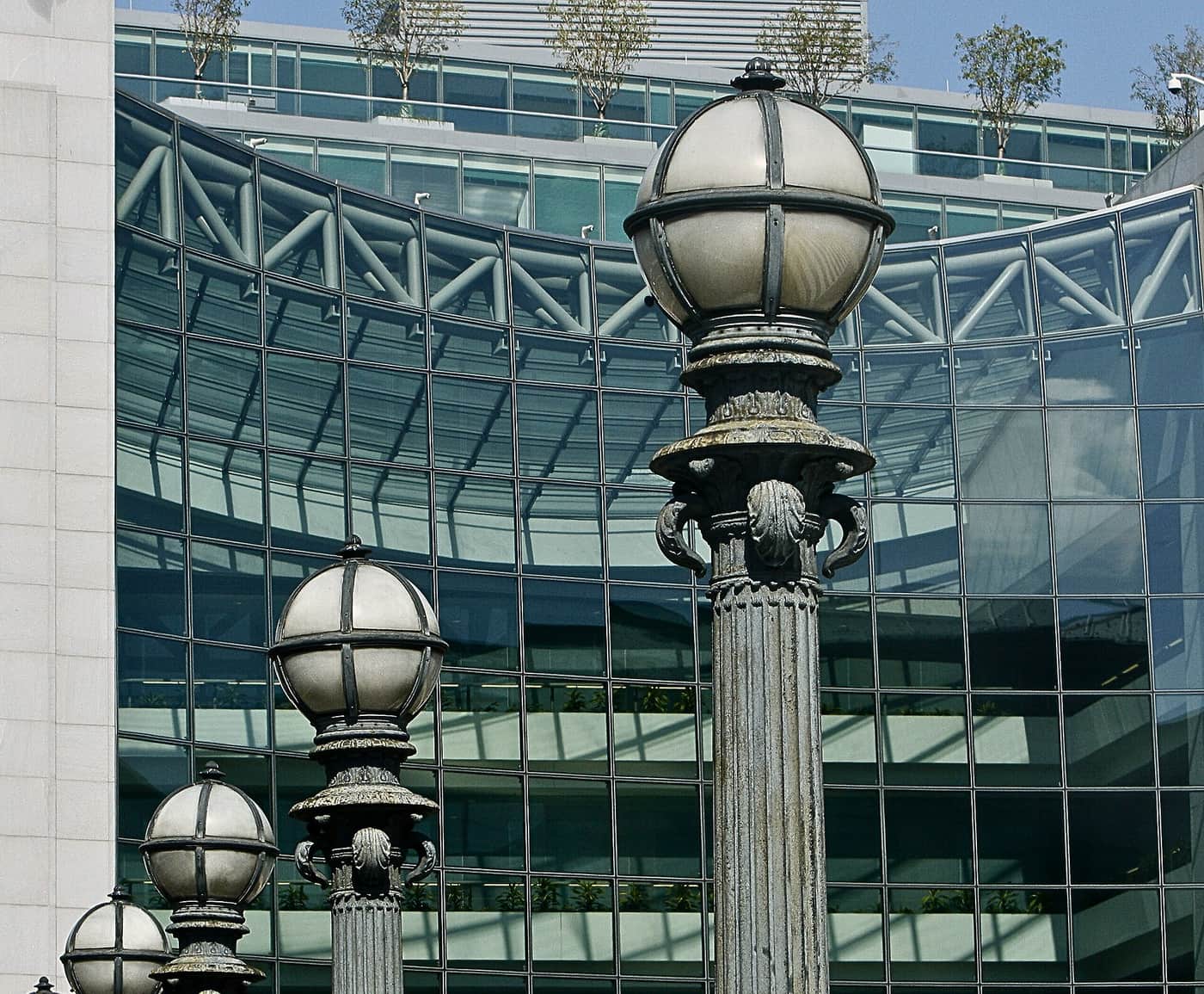 Chainlink, Cardano, five other groups ask SEC to codify digital commodity status - Hashtag Web3 article cover