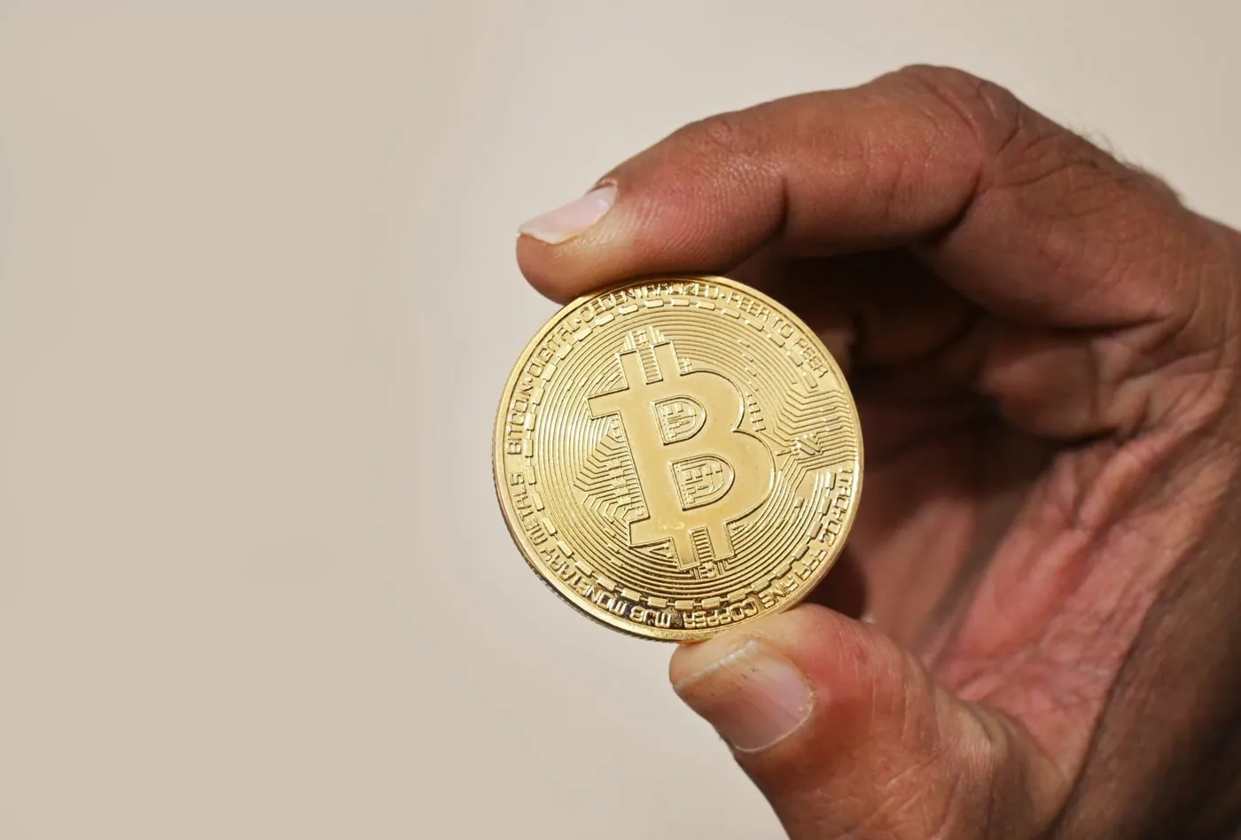 MEV Bot Yoink Seized $7.7M in rsETH After Ethereum Wallet Exploit - Hashtag Web3 article cover