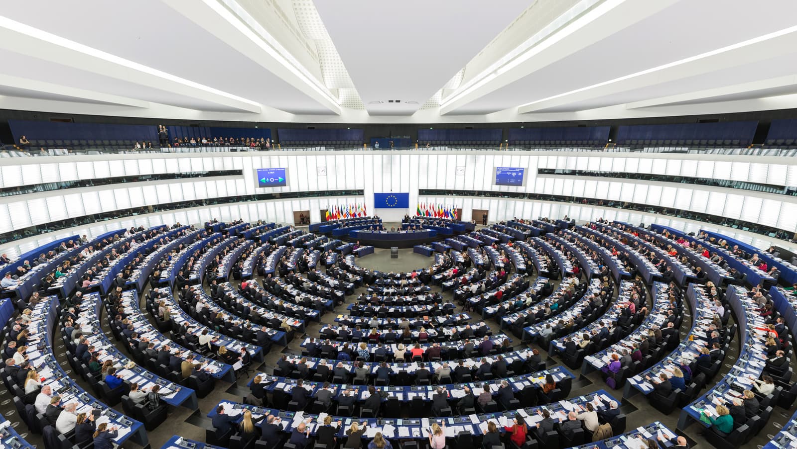 Circle Asks EU to Keep Multi-Issuance and Ease MiCA Reserve Rules - Hashtag Web3 article cover